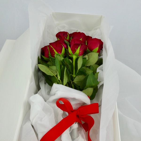 12 Red roses in a Box - Valentine's Day